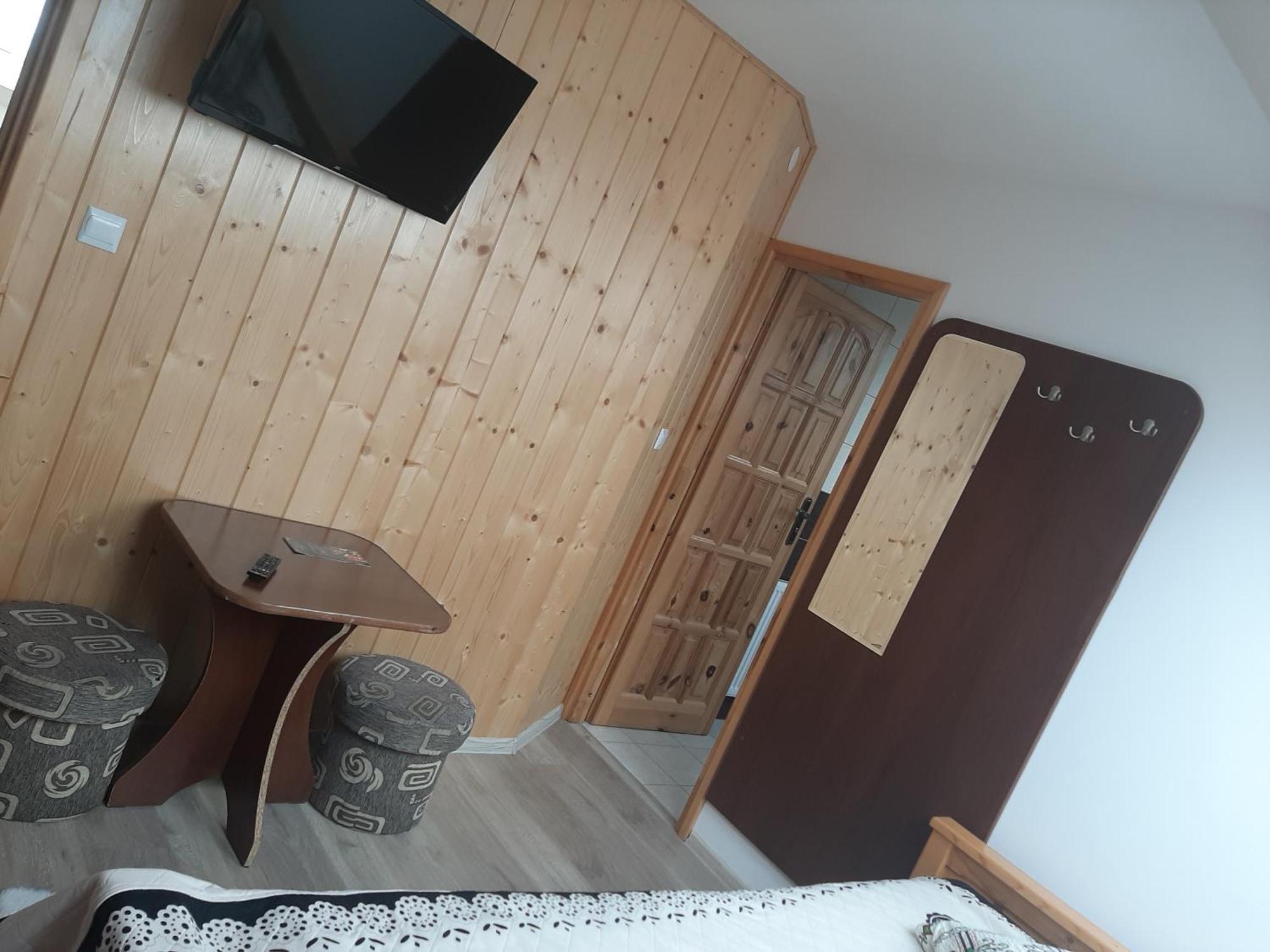 Pokoje U Mrugaly Czerwienne Habitación foto