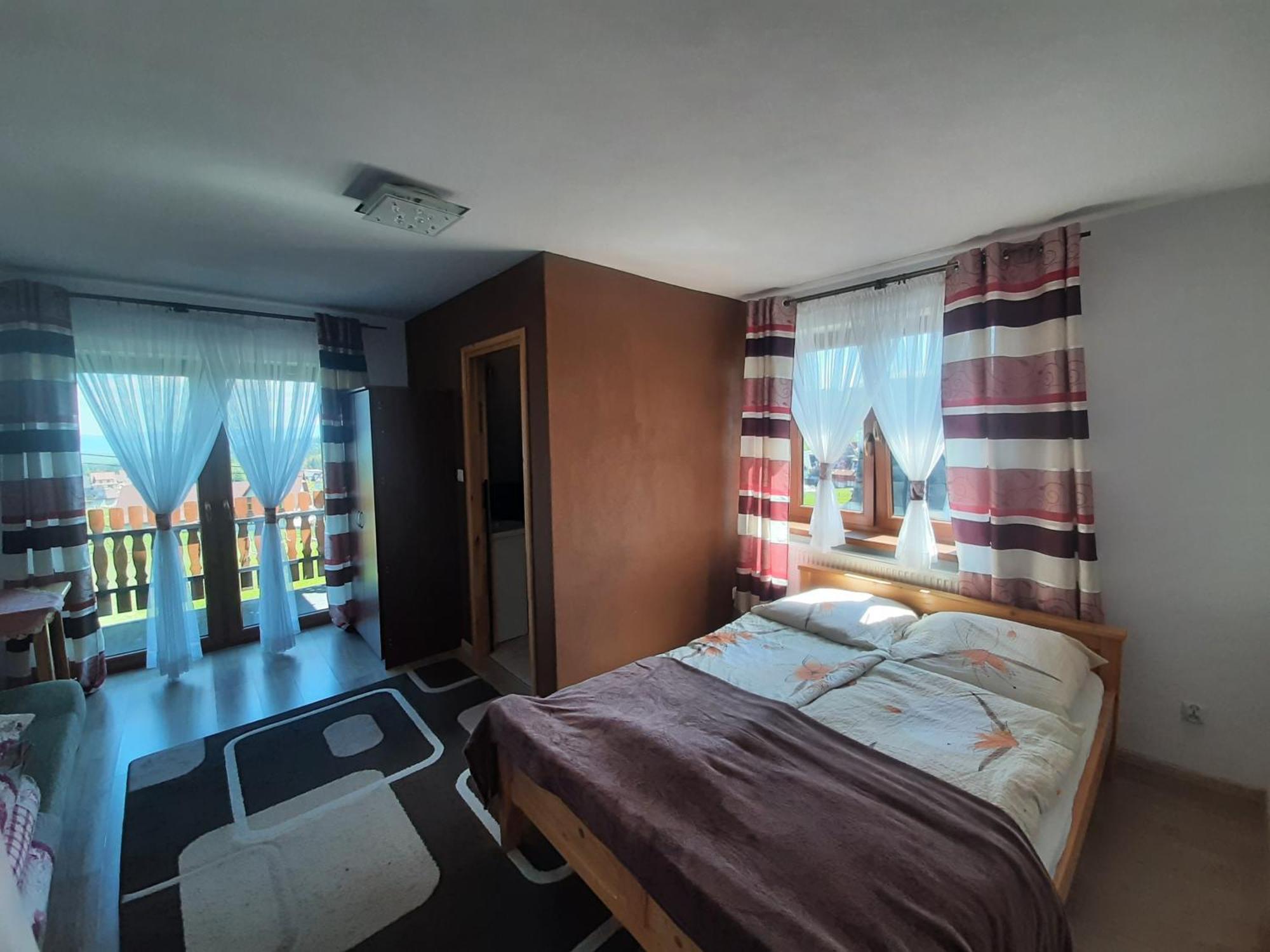 Pokoje U Mrugaly Czerwienne Habitación foto
